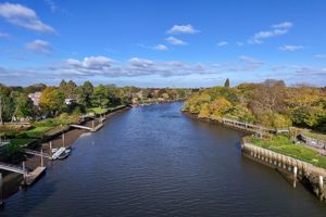 River Thames- click for photo gallery